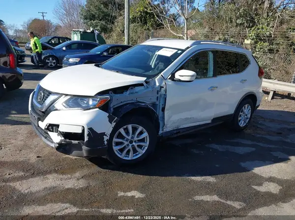 JN8AT2MV4JW350618 2018 NISSAN ROGUE - Image 2