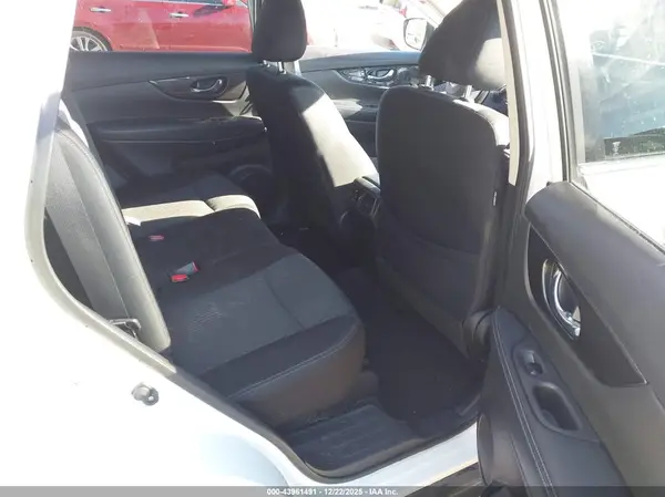 JN8AT2MV4JW350618 2018 NISSAN ROGUE - Image 8