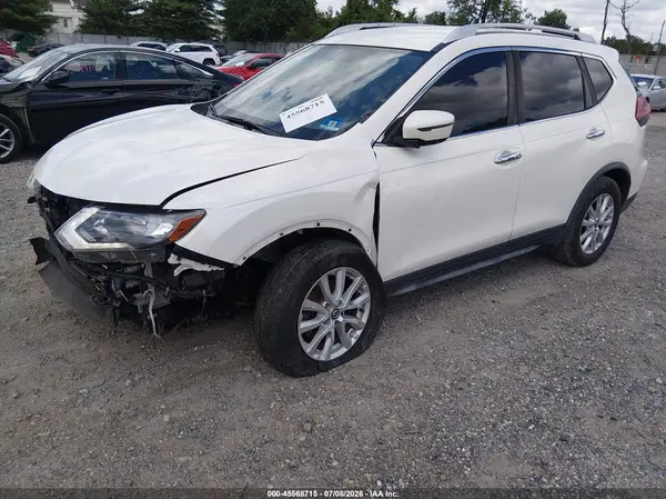 JN8AT2MV4JW350926 2018 NISSAN ROGUE - Image 2