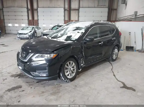 JN8AT2MV4JW351218 2018 NISSAN ROGUE - Image 2