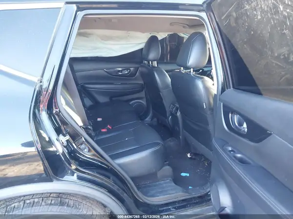 JN8AT2MV4JW351431 2018 NISSAN ROGUE - Image 8