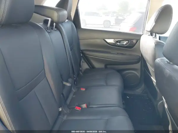 JN8AT2MV4JW352479 2018 NISSAN ROGUE - Image 8