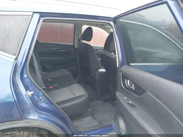 JN8AT2MV4JW353227 2018 NISSAN ROGUE - Image 8