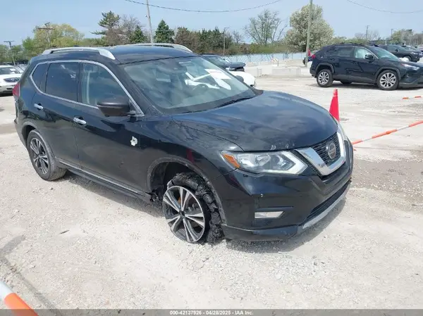 JN8AT2MV4JW353812 2018 NISSAN ROGUE - Image 1