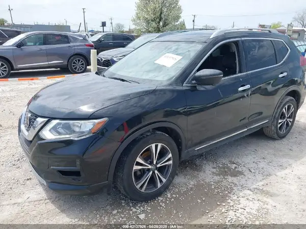 JN8AT2MV4JW353812 2018 NISSAN ROGUE - Image 2