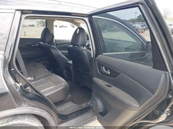 JN8AT2MV4JW353812 2018 NISSAN ROGUE - Image 8