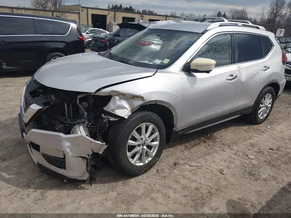 JN8AT2MV4JW354233 2018 NISSAN ROGUE - Image 2