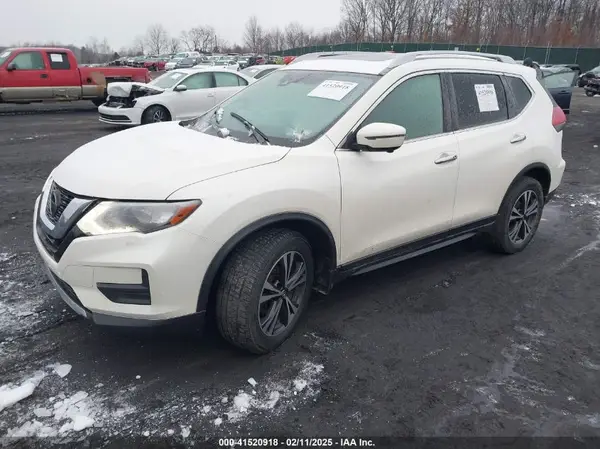 JN8AT2MV4KW372460 2019 NISSAN ROGUE - Image 2