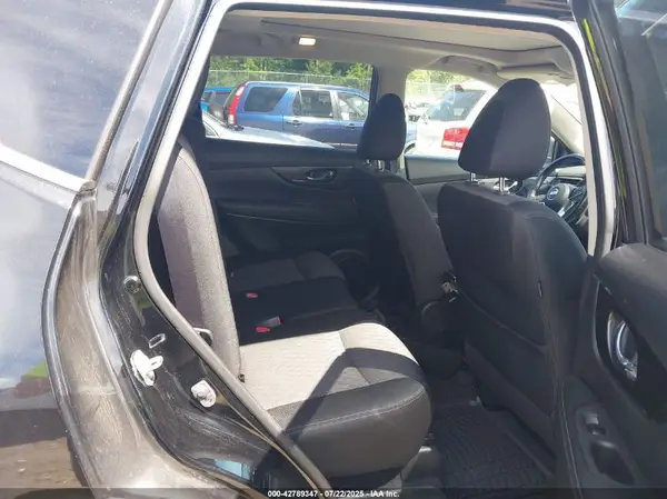 JN8AT2MV4KW375200 2019 NISSAN ROGUE - Image 8