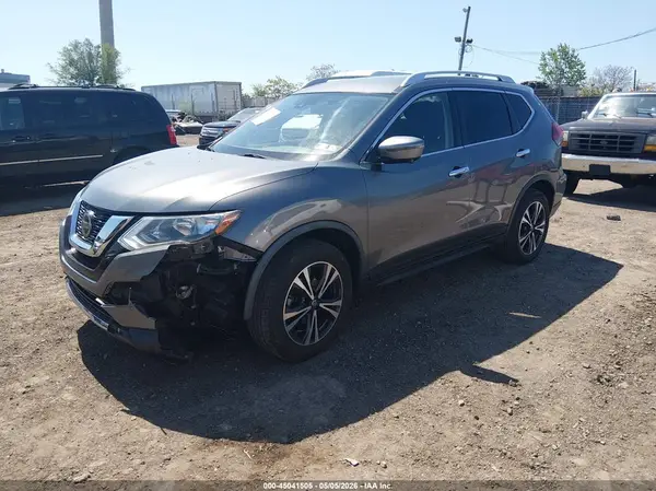JN8AT2MV4KW378789 2019 NISSAN ROGUE - Image 2