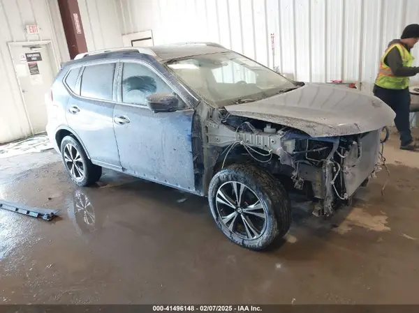 JN8AT2MV4KW378811 2019 NISSAN ROGUE - Image 1