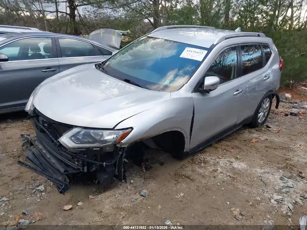 JN8AT2MV4KW380526 2019 NISSAN ROGUE - Image 2