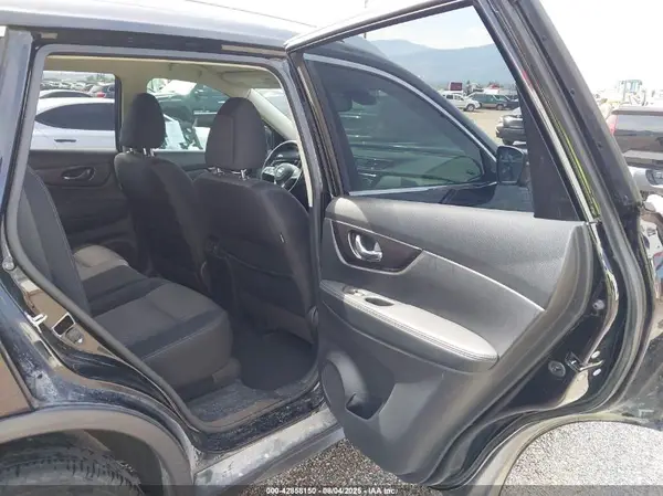 JN8AT2MV4KW381756 2019 NISSAN ROGUE - Image 8