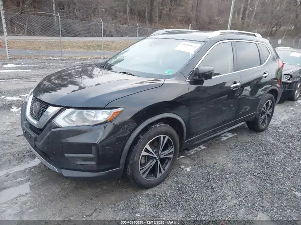 JN8AT2MV4KW385337 2019 NISSAN ROGUE - Image 2