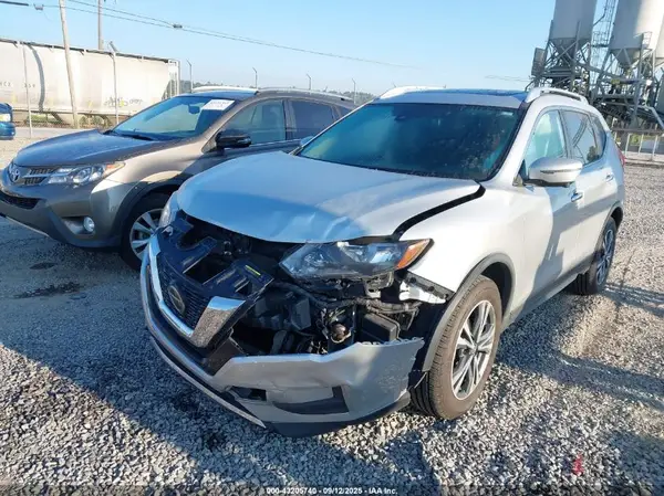 JN8AT2MV4KW386178 2019 NISSAN ROGUE - Image 2