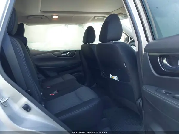 JN8AT2MV4KW386178 2019 NISSAN ROGUE - Image 8