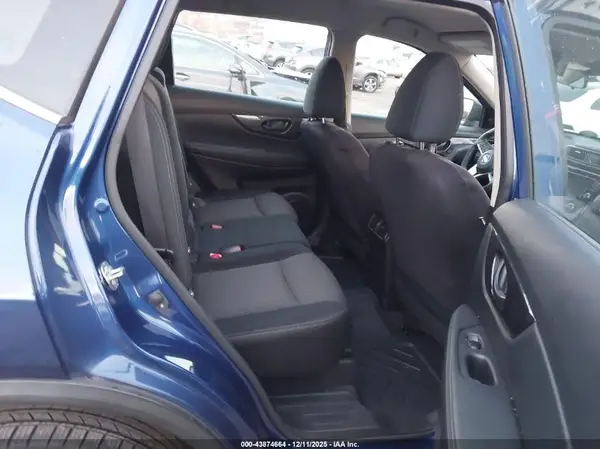 JN8AT2MV4KW386620 2019 NISSAN ROGUE - Image 8