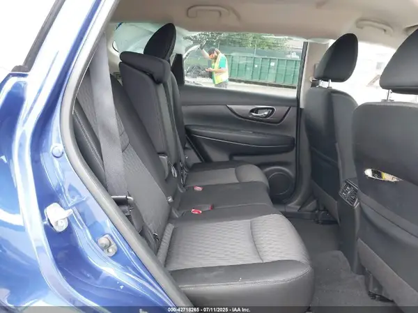 JN8AT2MV4KW389484 2019 NISSAN ROGUE - Image 8