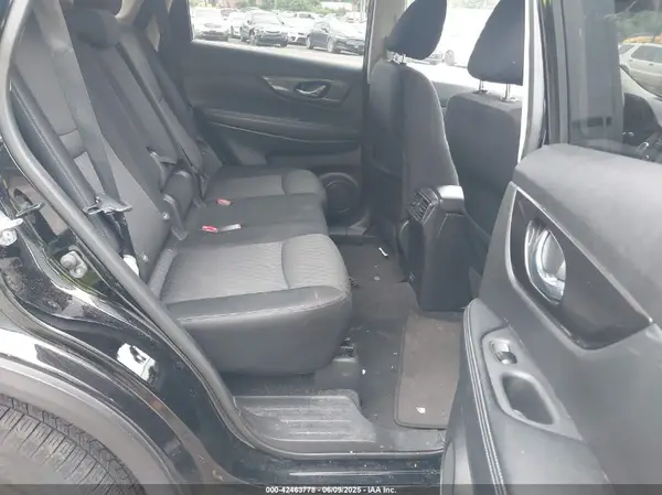 JN8AT2MV4KW392935 2019 NISSAN ROGUE - Image 8