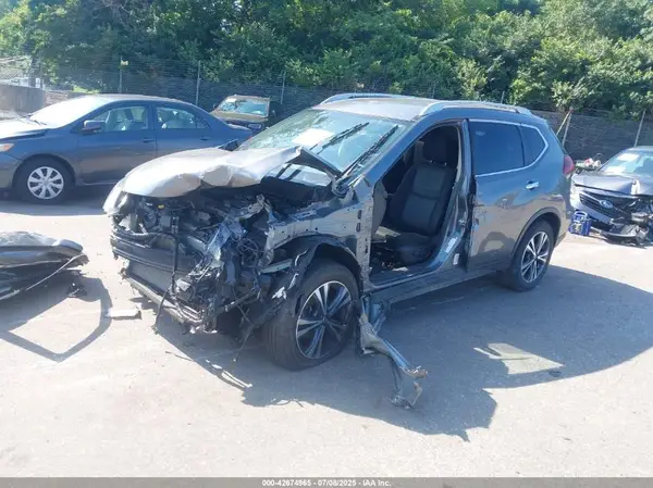 JN8AT2MV4KW395429 2019 NISSAN ROGUE - Image 2