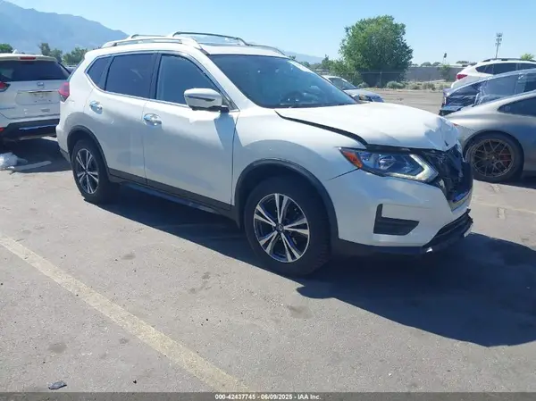 JN8AT2MV4KW396192 2019 NISSAN ROGUE - Image 1