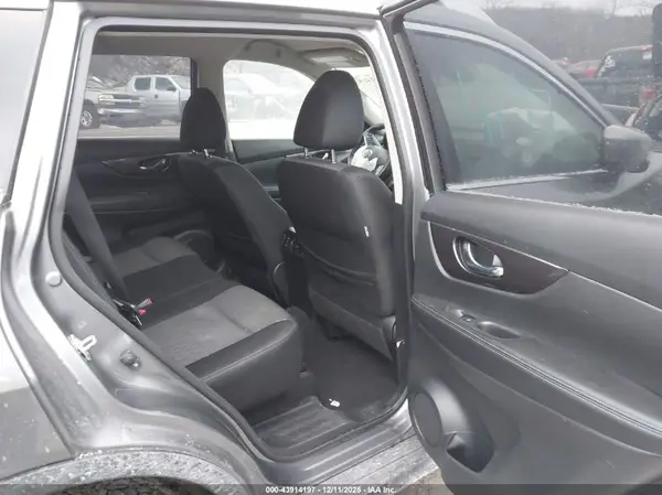 JN8AT2MV4KW396810 2019 NISSAN ROGUE - Image 8