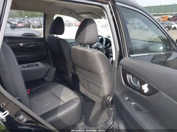 JN8AT2MV4KW397276 2019 NISSAN ROGUE - Image 8