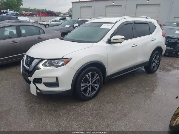 JN8AT2MV4KW398699 2019 NISSAN ROGUE - Image 2