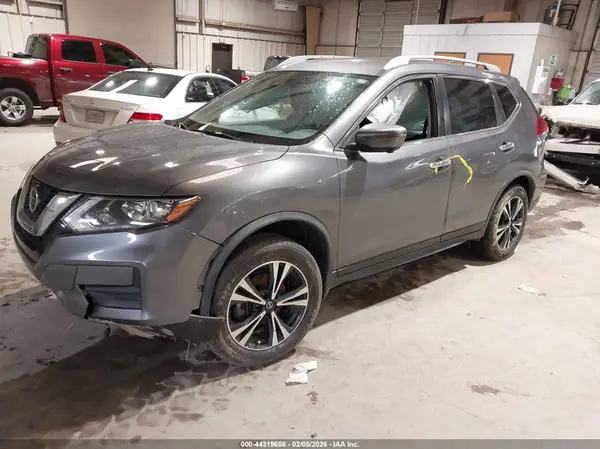 JN8AT2MV4KW398914 2019 NISSAN ROGUE - Image 2