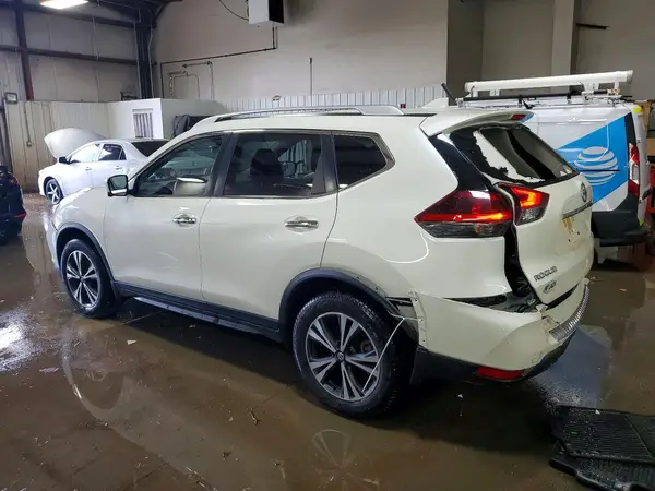 JN8AT2MV4KW402282 2019 NISSAN ROGUE - Image 2