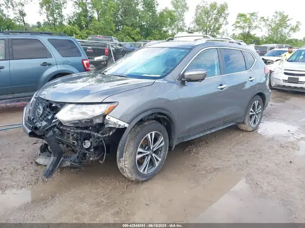 JN8AT2MV4LW102226 2020 NISSAN ROGUE - Image 2