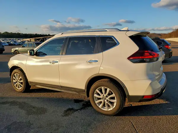 JN8AT2MV4LW111556 2020 NISSAN ROGUE - Image 2