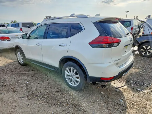 JN8AT2MV4LW140667 2020 NISSAN ROGUE - Image 2