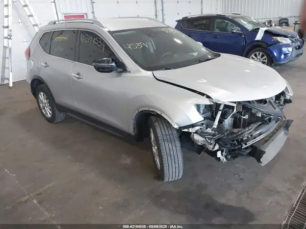 JN8AT2MV4LW143679 2020 NISSAN ROGUE - Image 1