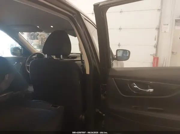 JN8AT2MV5HW000991 2017 NISSAN ROGUE - Image 8