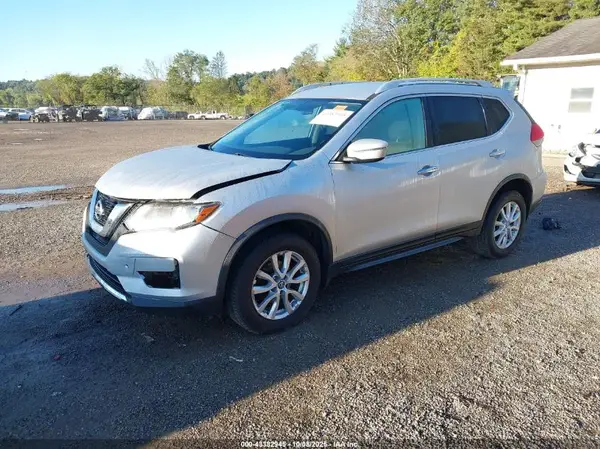 JN8AT2MV5HW001011 2017 NISSAN ROGUE - Image 2