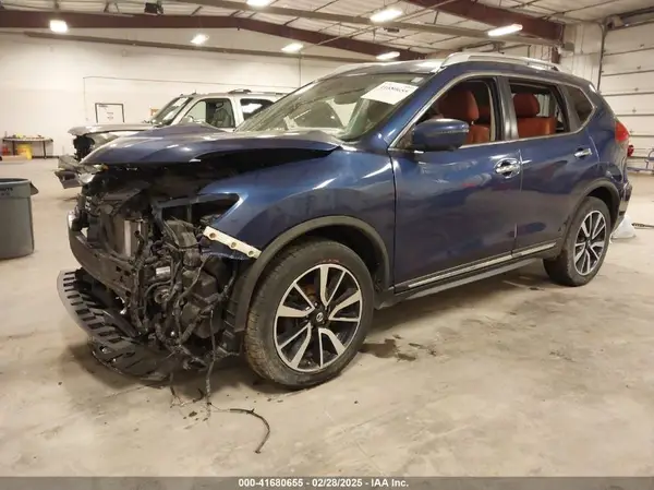 JN8AT2MV5HW005379 2017 NISSAN ROGUE - Image 2