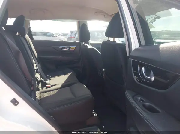 JN8AT2MV5HW005737 2017 NISSAN ROGUE - Image 8
