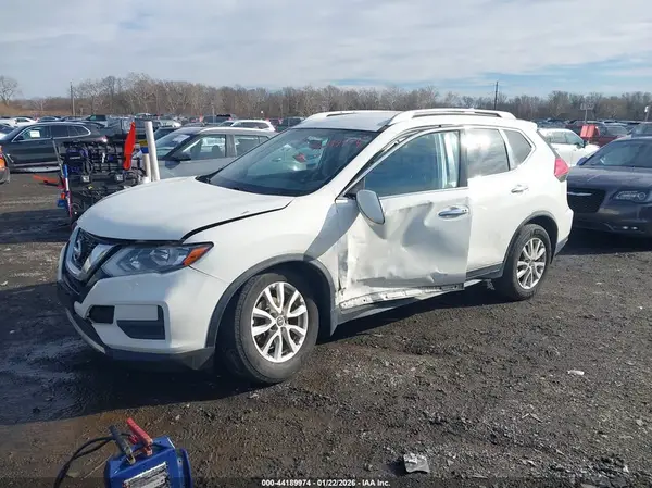 JN8AT2MV5HW007360 2017 NISSAN ROGUE - Image 2