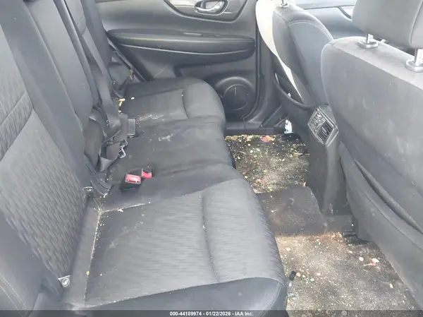 JN8AT2MV5HW007360 2017 NISSAN ROGUE - Image 8