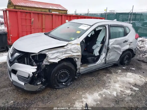 JN8AT2MV5HW008587 2017 NISSAN ROGUE - Image 2