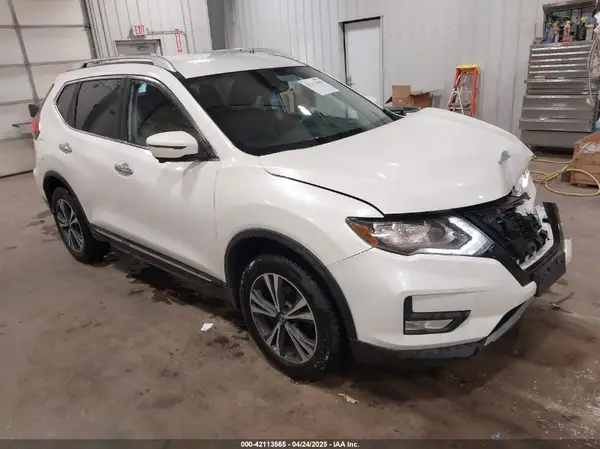 JN8AT2MV5HW009156 2017 NISSAN ROGUE - Image 1