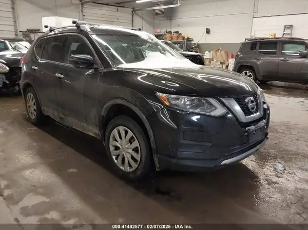 JN8AT2MV5HW009898 2017 NISSAN ROGUE - Image 1