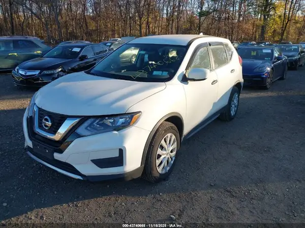 JN8AT2MV5HW010128 2017 NISSAN ROGUE - Image 2