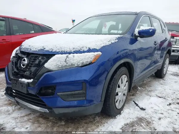 JN8AT2MV5HW010663 2017 NISSAN ROGUE - Image 2