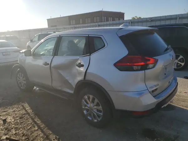 JN8AT2MV5HW010887 2017 NISSAN ROGUE - Image 2