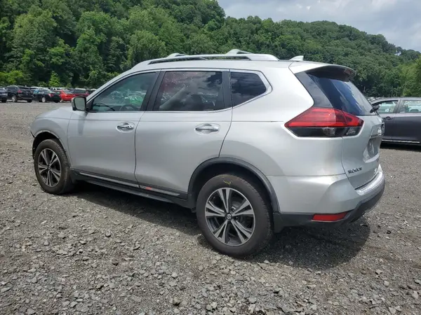 JN8AT2MV5HW018617 2017 NISSAN ROGUE - Image 2