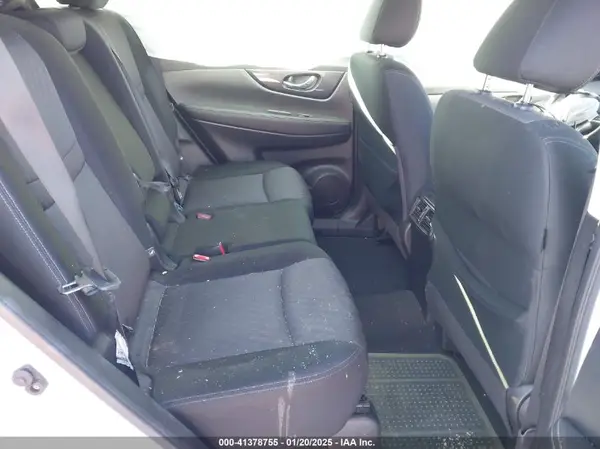 JN8AT2MV5HW025566 2017 NISSAN ROGUE - Image 8