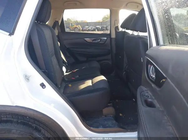 JN8AT2MV5HW026572 2017 NISSAN ROGUE - Image 8