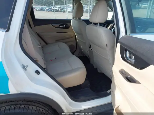 JN8AT2MV5HW027656 2017 NISSAN ROGUE - Image 8